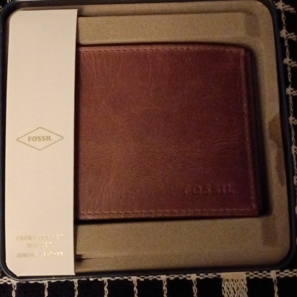Fossil front pocket wallet genuine leather. - Picture 2 of 7